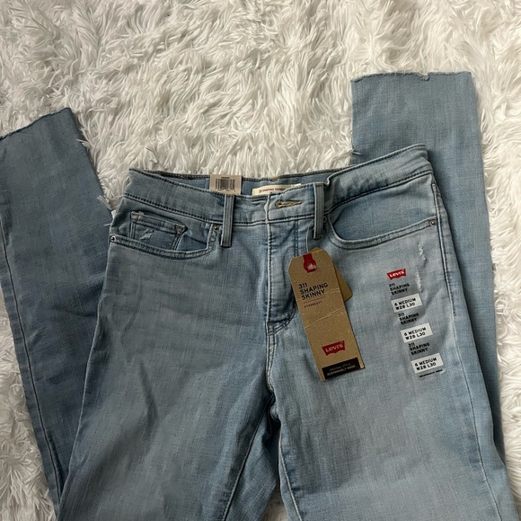 Brand new levi - Picture 2 of 2